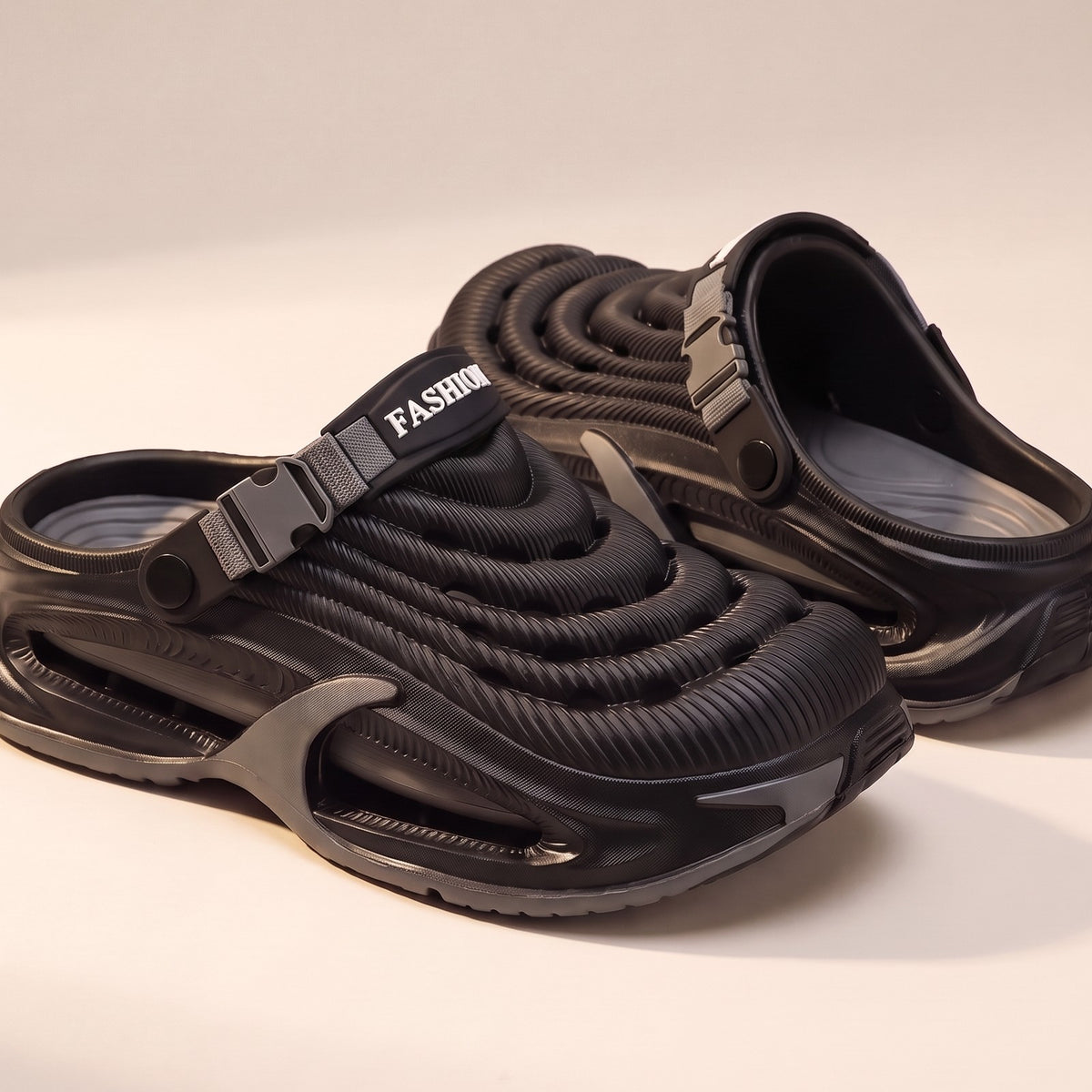 SVALA Cloud Clogs in Black