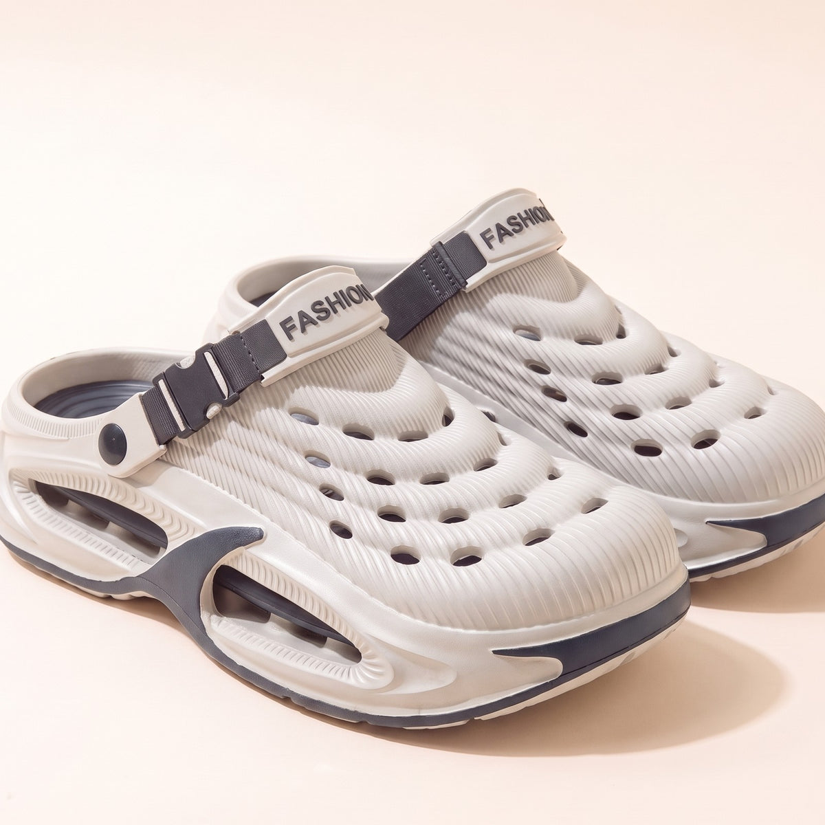 SVALA Cloud Clogs in Grey
