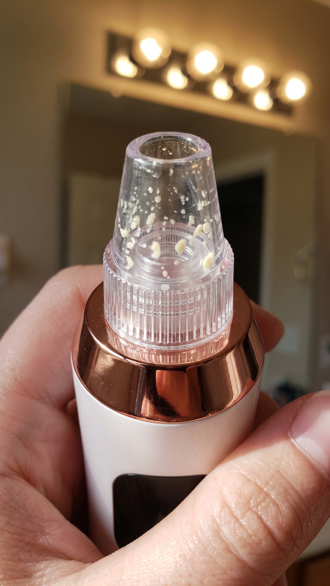 Close-up of the clear tip with what it lifted out